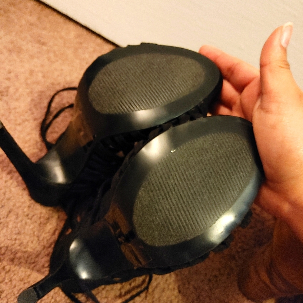 Heels - Picture 3 of 5